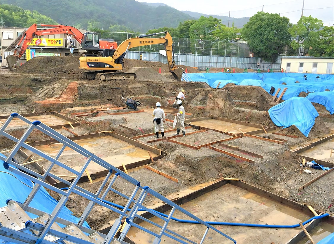 建築土工事を行っている様子